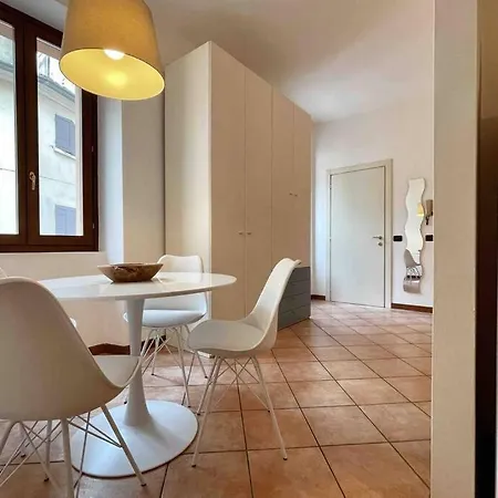 Apartment Unconventional Apartment: Centro Storico Con Bici